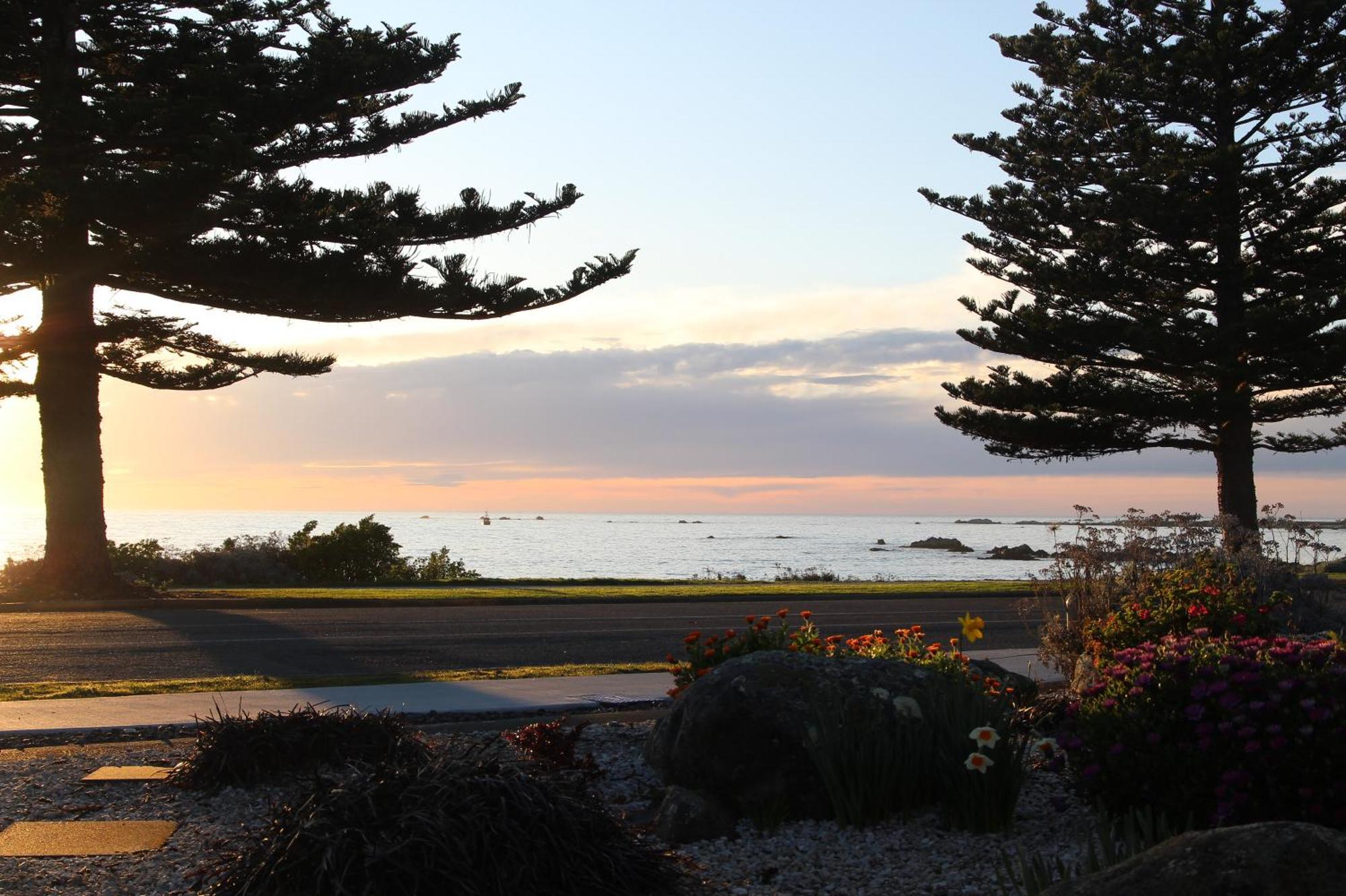 Sierra Beachfront Motel Kaikoura Dış mekan fotoğraf